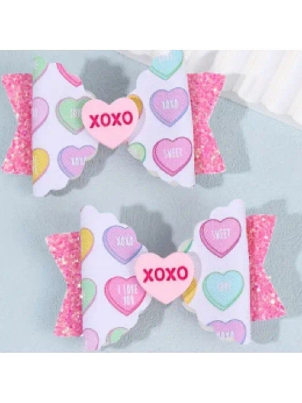 Pair of hairbows cute xoxo pattern